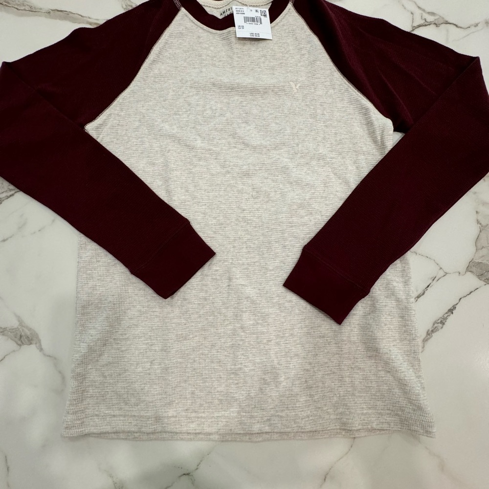 American Eagle NWT. Long sleeve waffle tee. Mens xs